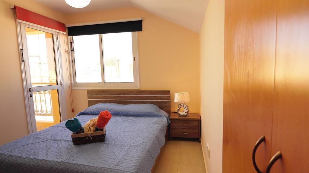Panikos Beach Apartment I Larnaca Exteriér fotografie